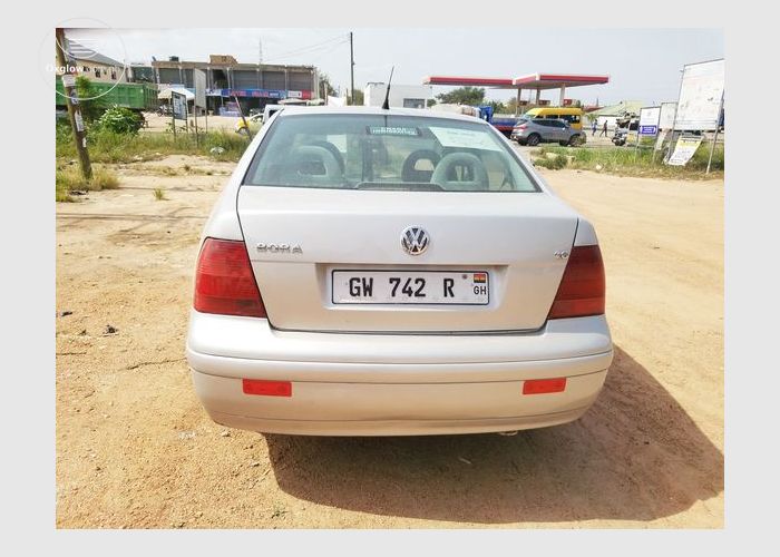VOLKSWAGEN (VW) BORA