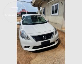  2013 Nissan Versa White