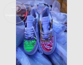  Sneakers