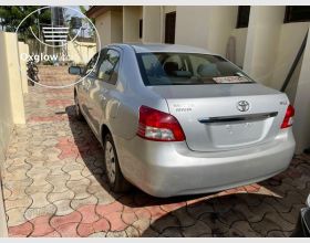  Toyota Yaris 2011