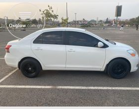  Toyota Yaris 2011