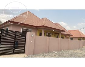 2 Bedrooms House