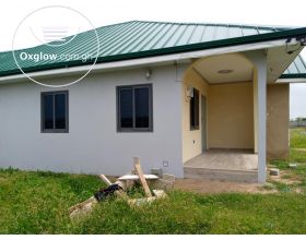 2 Bedrooms House