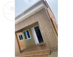 2 Bedrooms House
