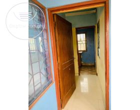 2 Bedrooms House