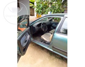 2005 Nissan almeria