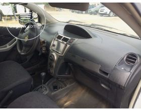 2010 Toyota vitz