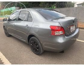 2010 Toyota yaris