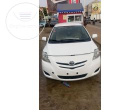 2010 TOYOTA YARIS