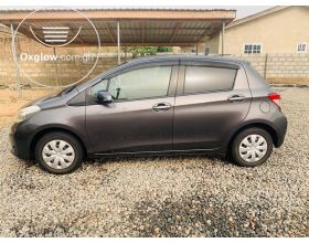 2012 Toyota Vitz 4 Plugs Push Start & Reverse Camera