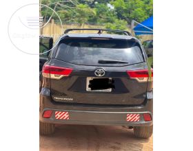 2017 Model Toyota Highlander Registered 2022 Reverse Camera Drives smoothly AC chilling