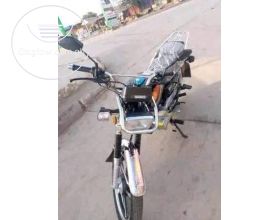 2023 125 royal motorbike