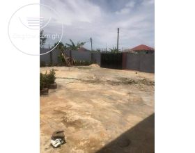 3 BEDROOM APARTMENT SEAT ON 2 PLOTS 