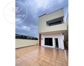 3 Bedrooms House