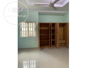 3 Bedrooms House