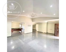 4 Bedrooms House