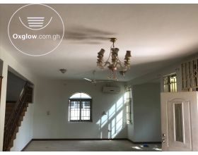 4 Bedrooms House