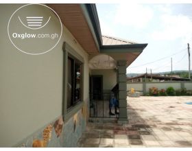 4 Bedrooms House