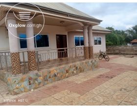 4 Bedrooms House
