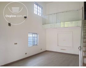 4 Bedrooms House