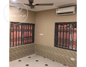 4 Bedrooms House