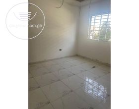4 Bedrooms House