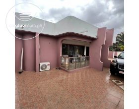 4 Bedrooms House