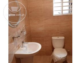 4 Bedrooms House