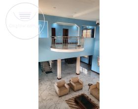 4 Bedrooms House