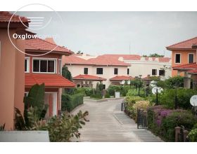 4 Bedrooms Town House