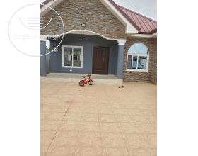 5 BEDROOM HOUSE OF 2 APARTMENTS AT COMMUNITY 25 TEMA