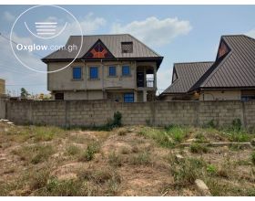 6 Bedrooms House