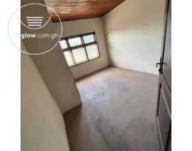 7 Bedrooms House