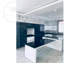 8 Bedrooms Mansion