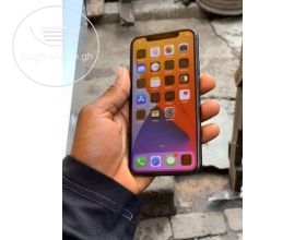 Apple iPhone XR 64Gb
