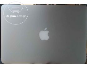 Apple MacBook Pro Core i5 Laptop