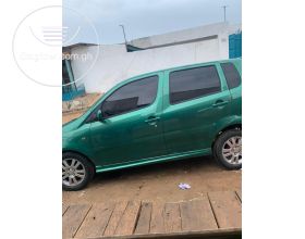 Daihatsu YRV