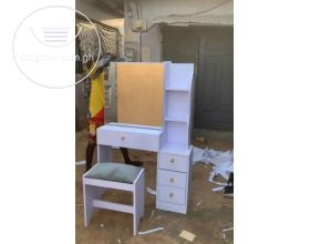DRESSING MIRROR