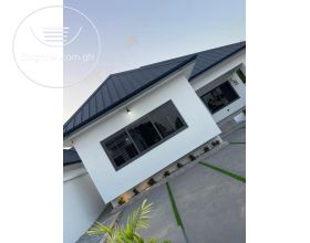 EXECUTIVE 3 MASTER BEDROOMS HOUSE