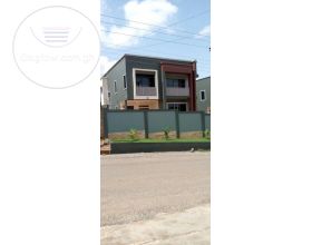 Executive 4 Bedroom House For Sale