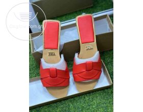 Ladies flat slippers