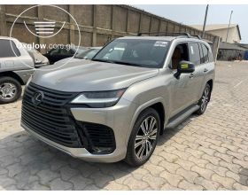 Lexus LX 600
