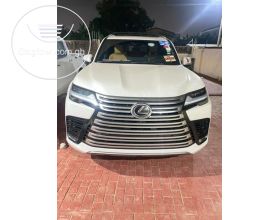 LEXUS LX600