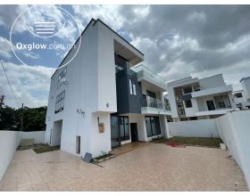 Luxurious 5 Bedroom Self Compound House
