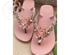 Lyn Specialized Crystals Slippers.