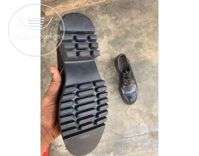 Men shoe