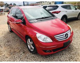 Mercedes Benz B200