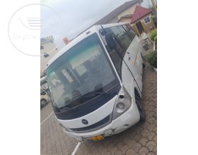 Mercedes Benz Bus