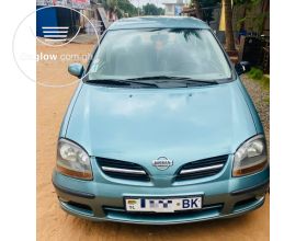 Nissan Almera Tino