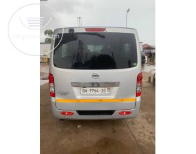 Nissan NV350 